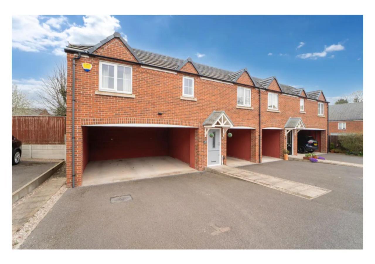 A Luxurious Sweet One Bed Coach House Apartment Dudley Exterior photo